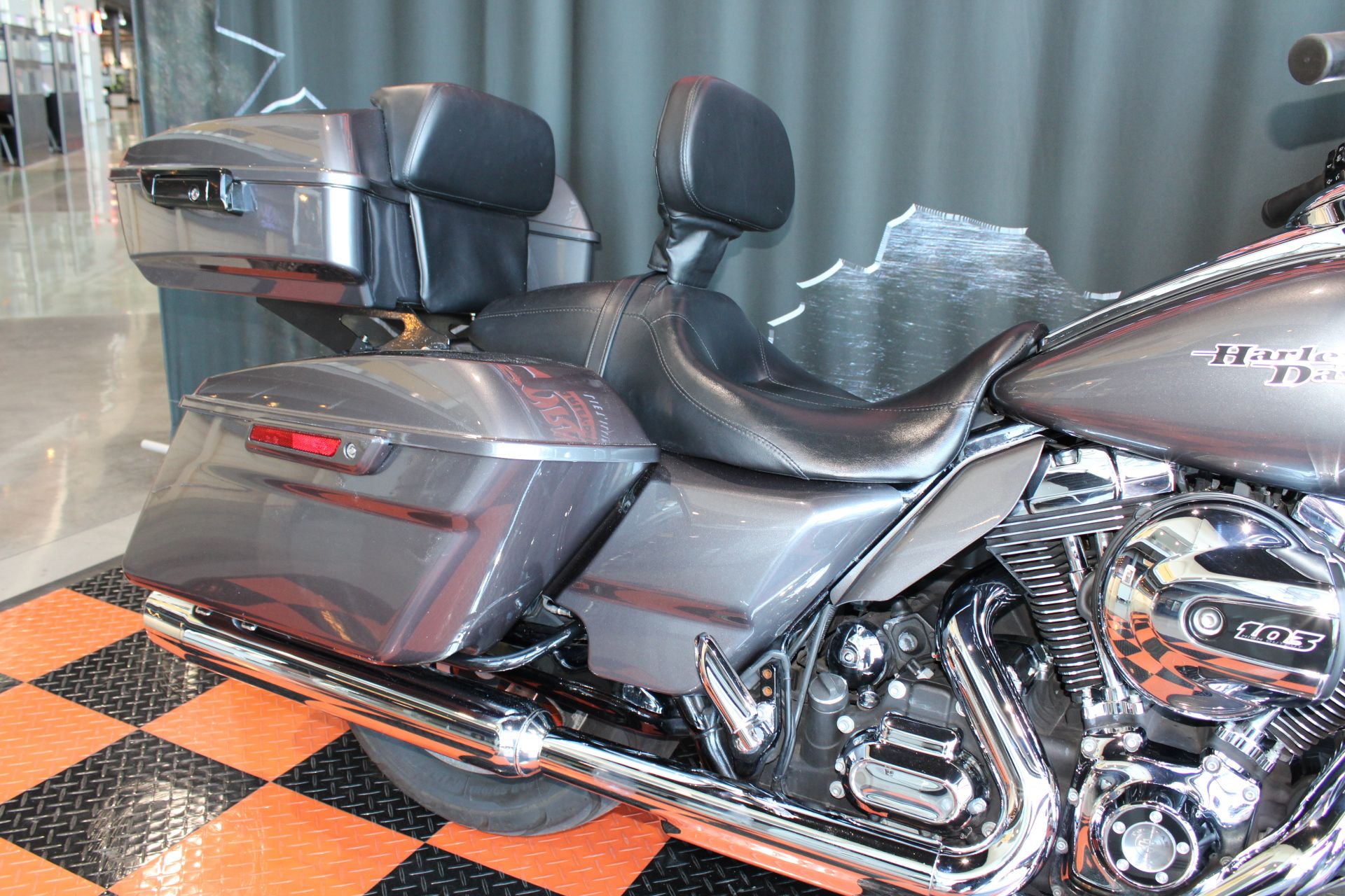 2014 Harley-Davidson Street Glide® in Shorewood, Illinois - Photo 7