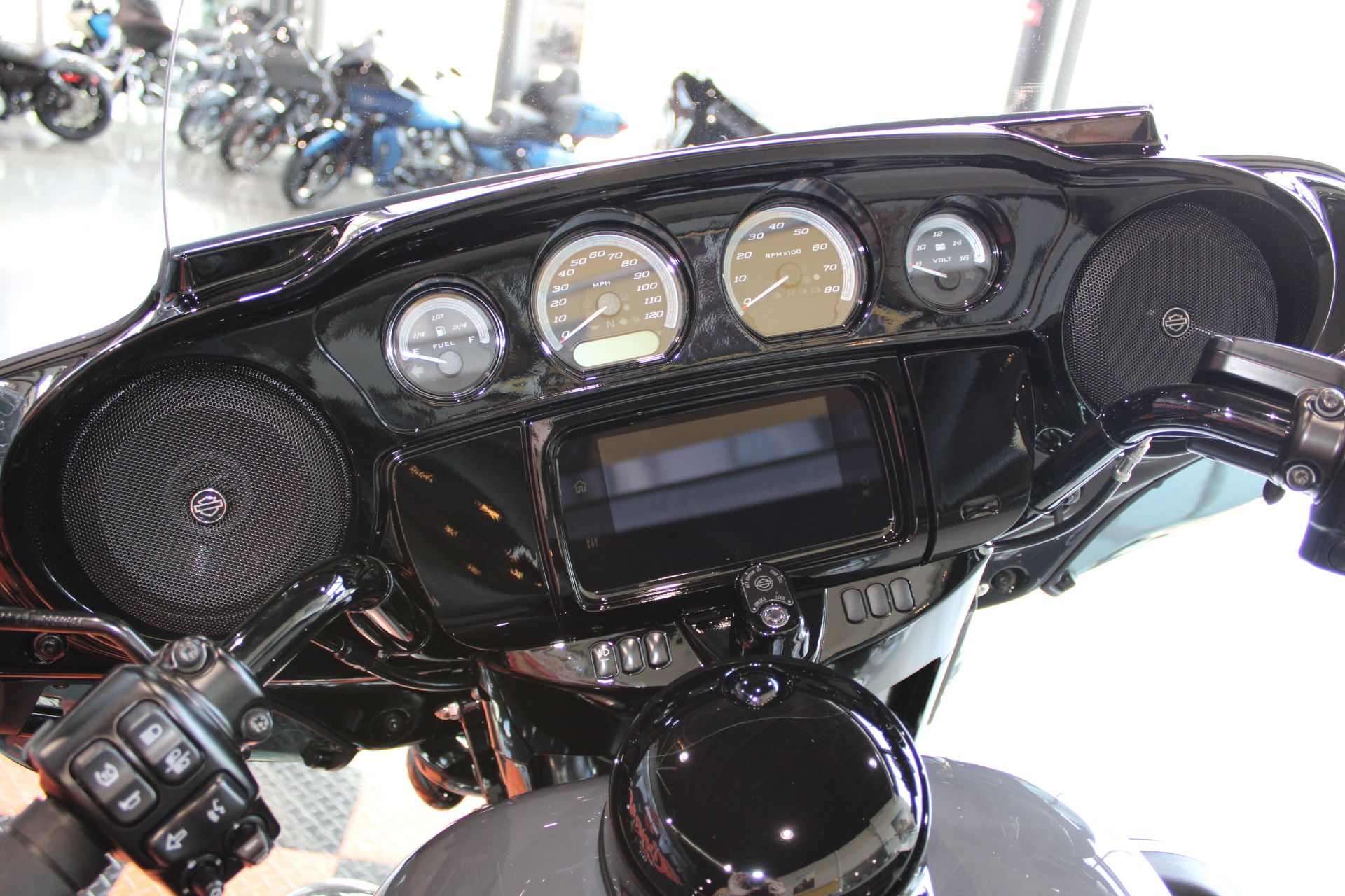 2022 Harley-Davidson Ultra Limited in Shorewood, Illinois - Photo 11