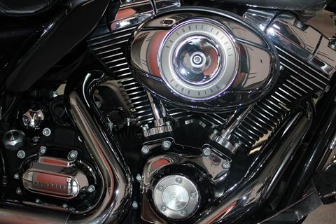 2009 Harley-Davidson Road King® Classic in Shorewood, Illinois - Photo 5