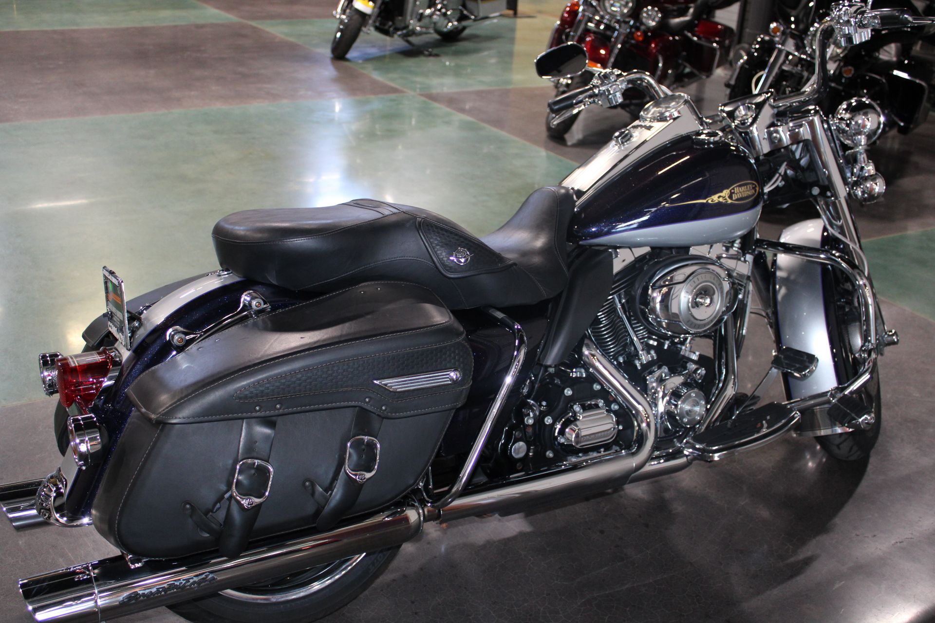 2009 Harley-Davidson Road King® Classic in Shorewood, Illinois - Photo 12