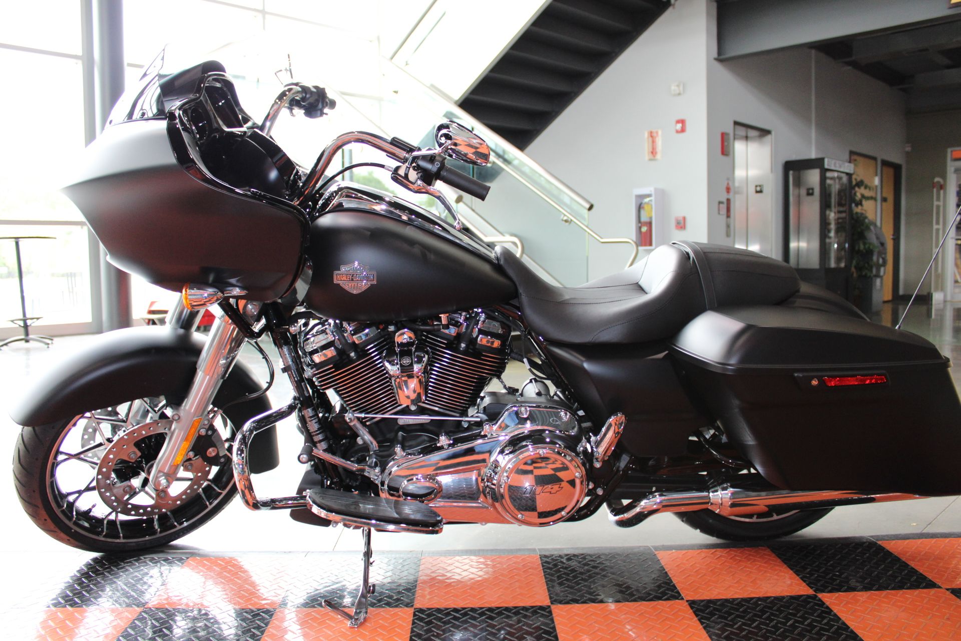 2022 Harley-Davidson Road Glide® Special in Shorewood, Illinois - Photo 17