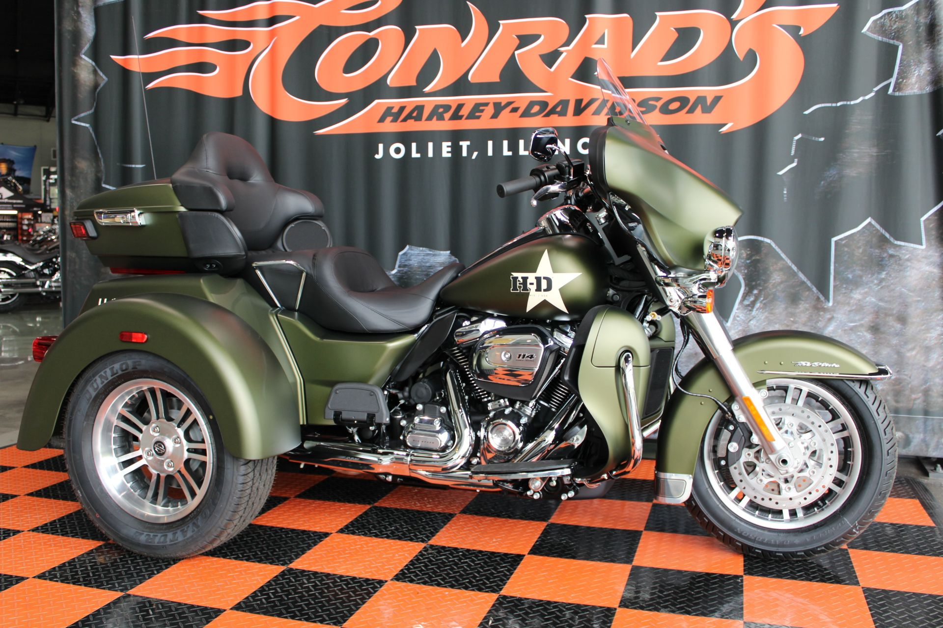 2022 Harley-Davidson Tri Glide Ultra (G.I. Enthusiast Collection) in Shorewood, Illinois - Photo 2