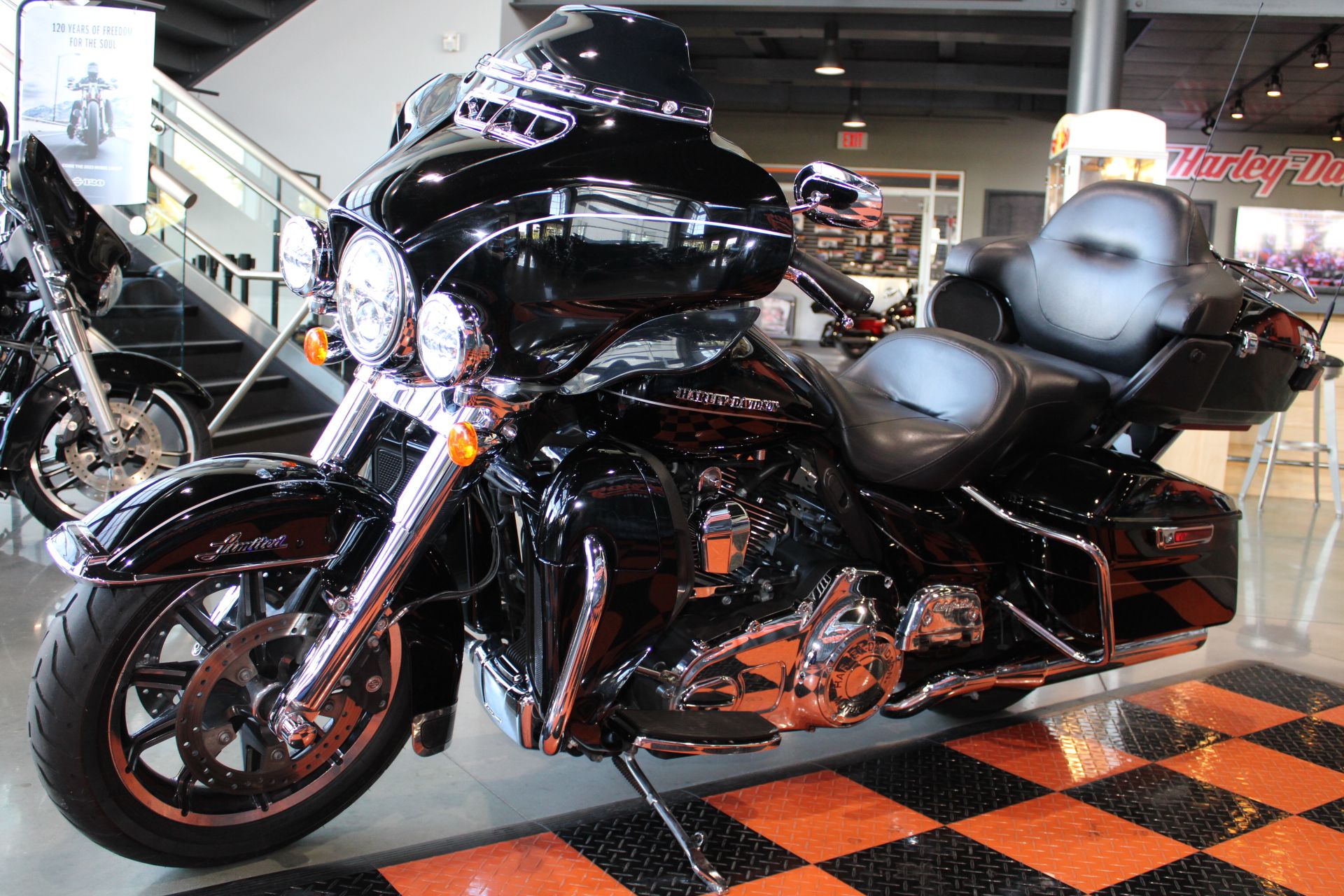 2016 Harley-Davidson Ultra Limited in Shorewood, Illinois - Photo 25