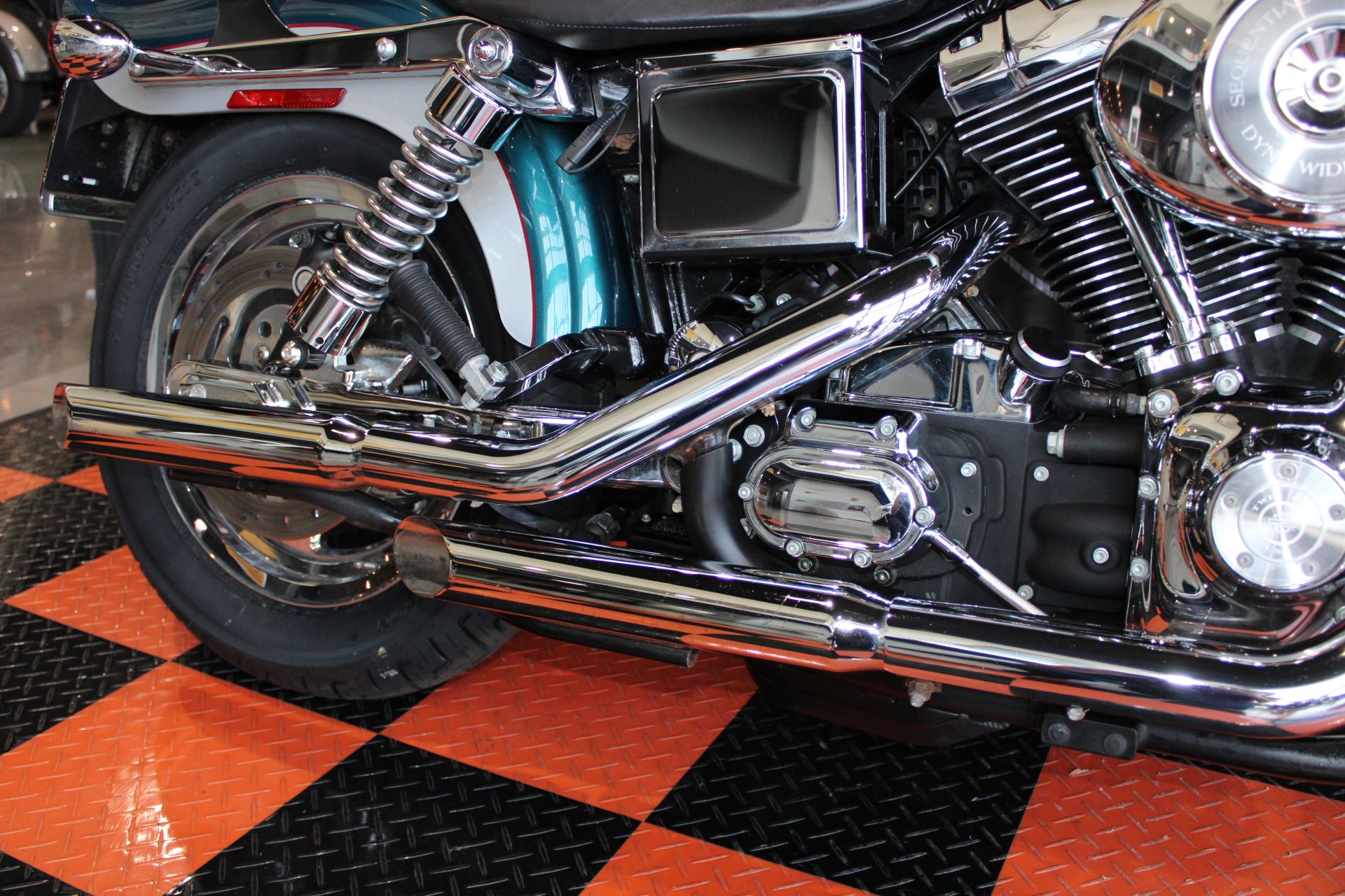 2004 Harley-Davidson FXDWG/FXDWGI Dyna Wide Glide® in Shorewood, Illinois - Photo 9