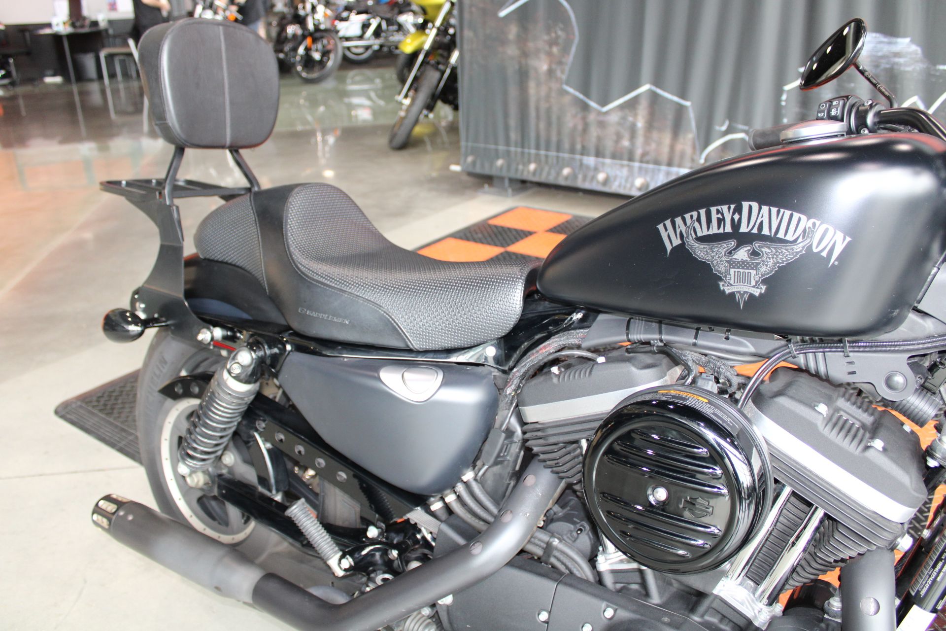 2018 Harley-Davidson Iron 883™ in Shorewood, Illinois - Photo 6