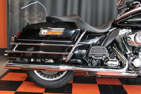 2011 Harley-Davidson Ultra Classic® Electra Glide® Peace Officer in Shorewood, Illinois - Photo 15