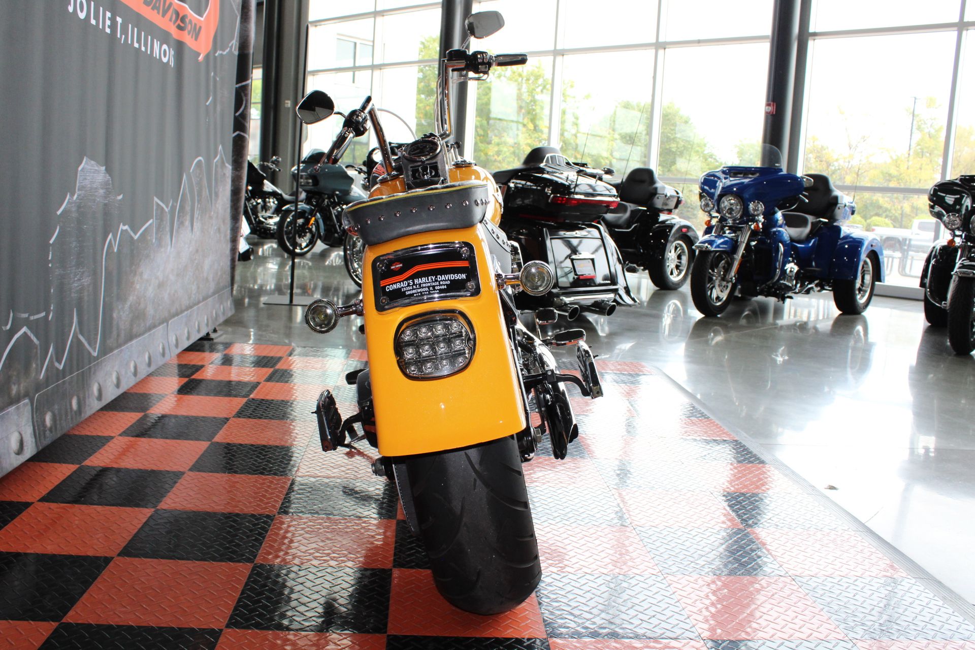 2011 Harley-Davidson Softail® Fat Boy® in Shorewood, Illinois - Photo 16