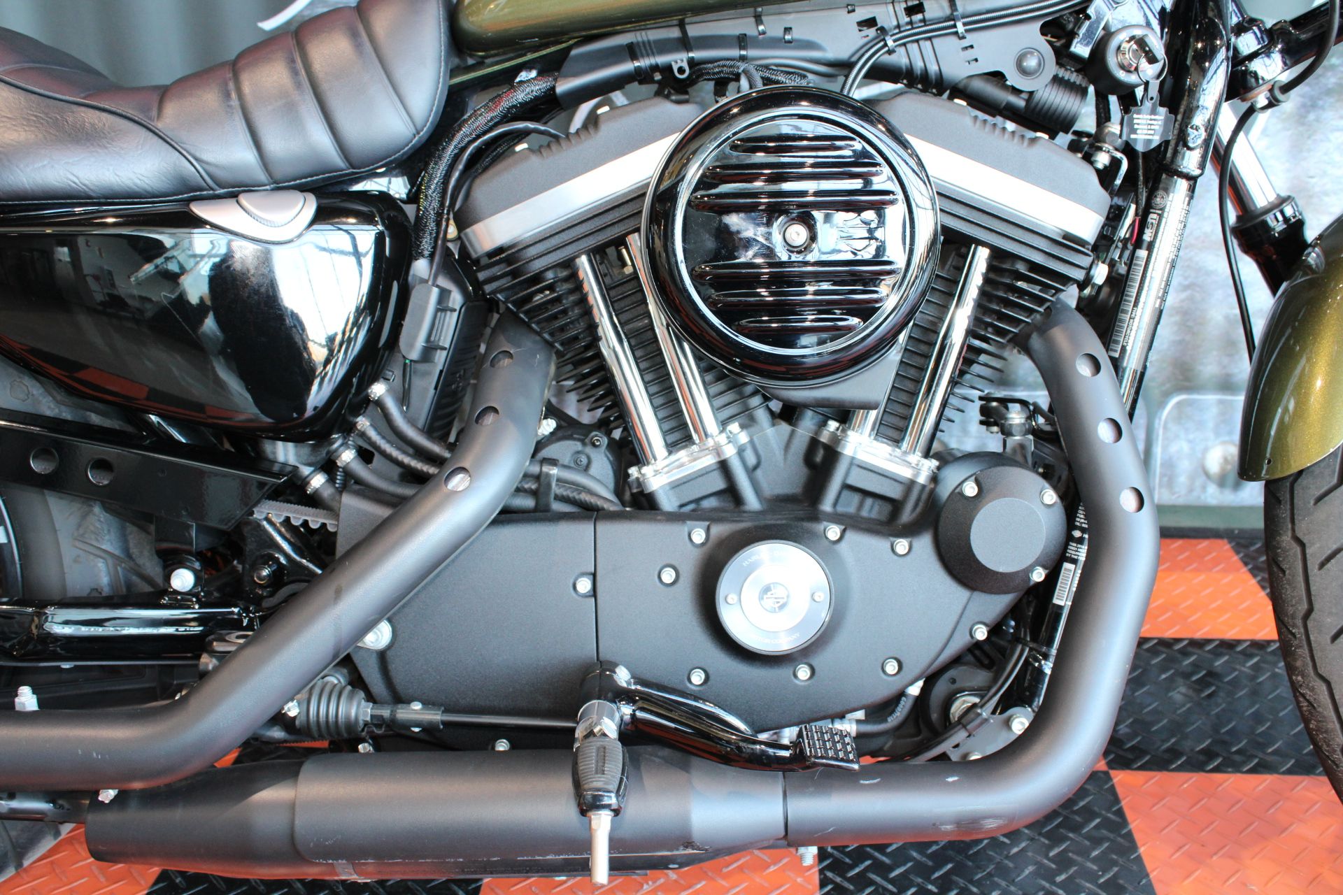 2016 Harley-Davidson Iron 883™ in Shorewood, Illinois - Photo 7