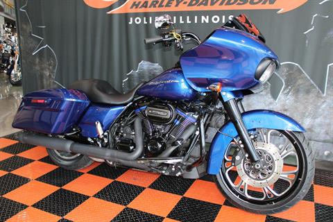 2017 Harley-Davidson Road Glide® Special in Shorewood, Illinois - Photo 2