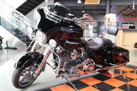 2014 Harley-Davidson Street Glide® Special in Shorewood, Illinois - Photo 25