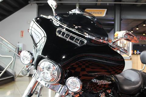 2014 Harley-Davidson Street Glide® Special in Shorewood, Illinois - Photo 26