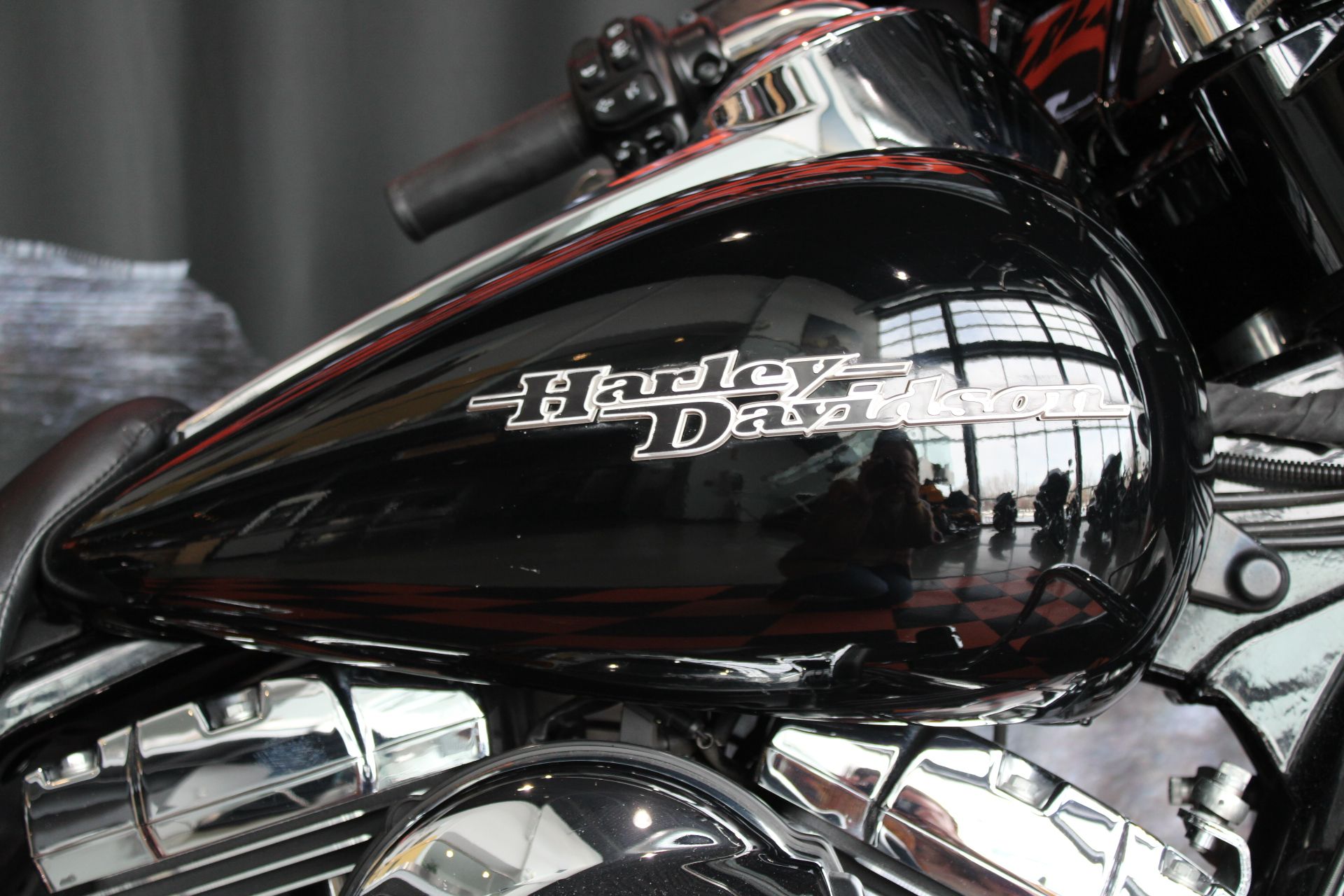 2014 Harley-Davidson Street Glide® Special in Shorewood, Illinois - Photo 5