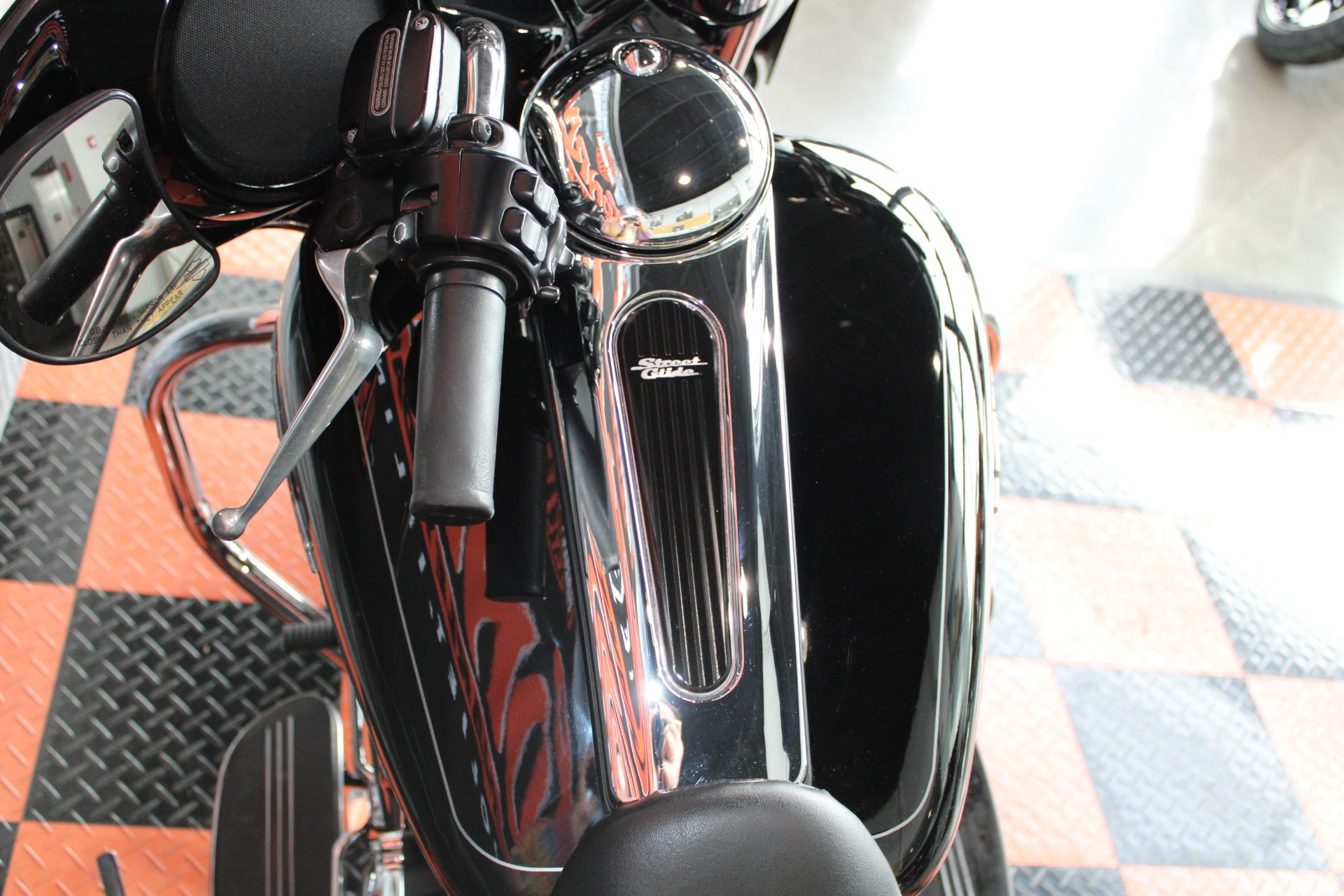 2014 Harley-Davidson Street Glide® Special in Shorewood, Illinois - Photo 9
