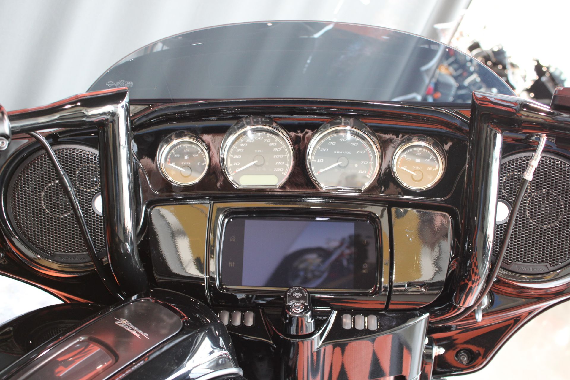 2023 Harley-Davidson Street Glide® Special in Shorewood, Illinois - Photo 11