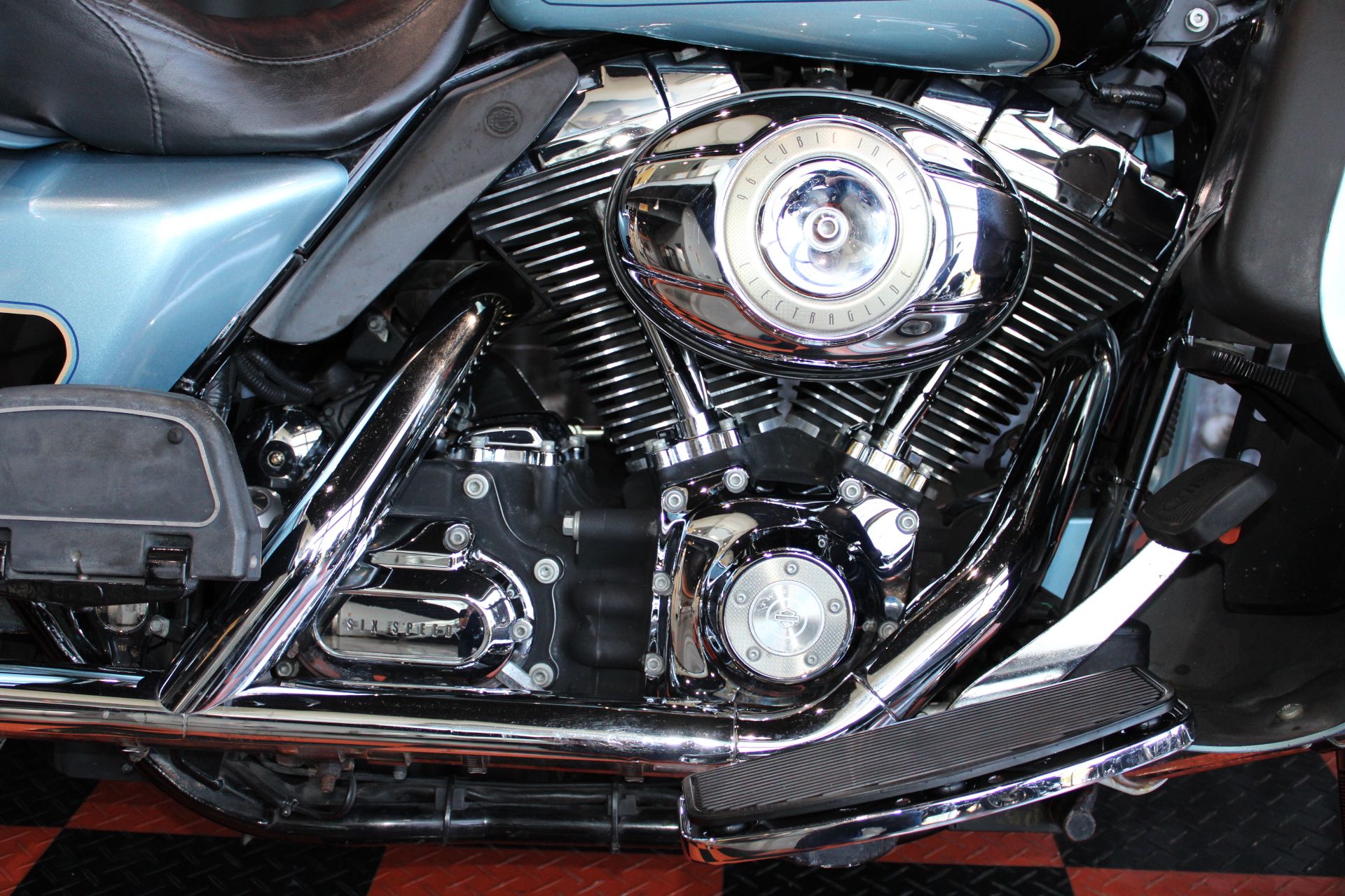 2007 Harley-Davidson FLHTCU Ultra Classic® Electra Glide® Patriot Special Edition in Shorewood, Illinois - Photo 7