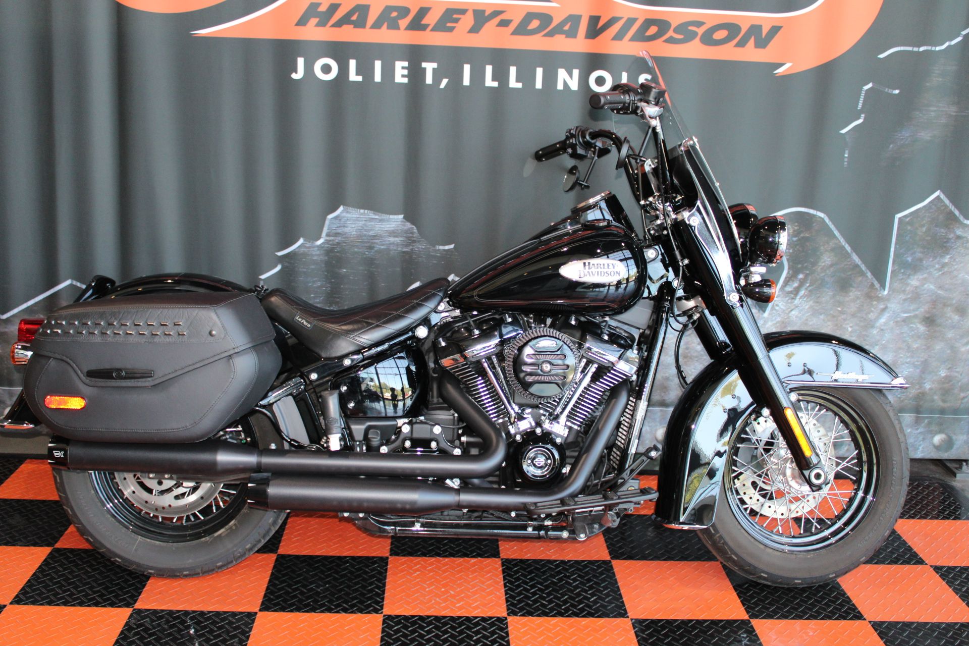2021 Harley-Davidson Heritage Classic 114 in Shorewood, Illinois - Photo 2