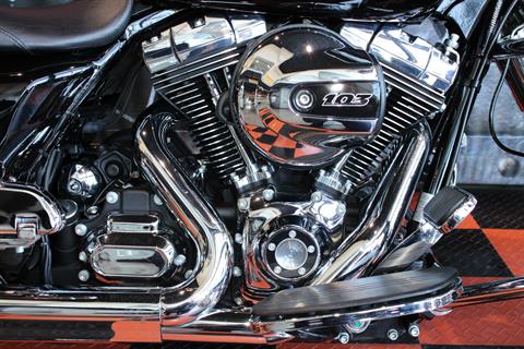 2016 Harley-Davidson Street Glide® in Shorewood, Illinois - Photo 7