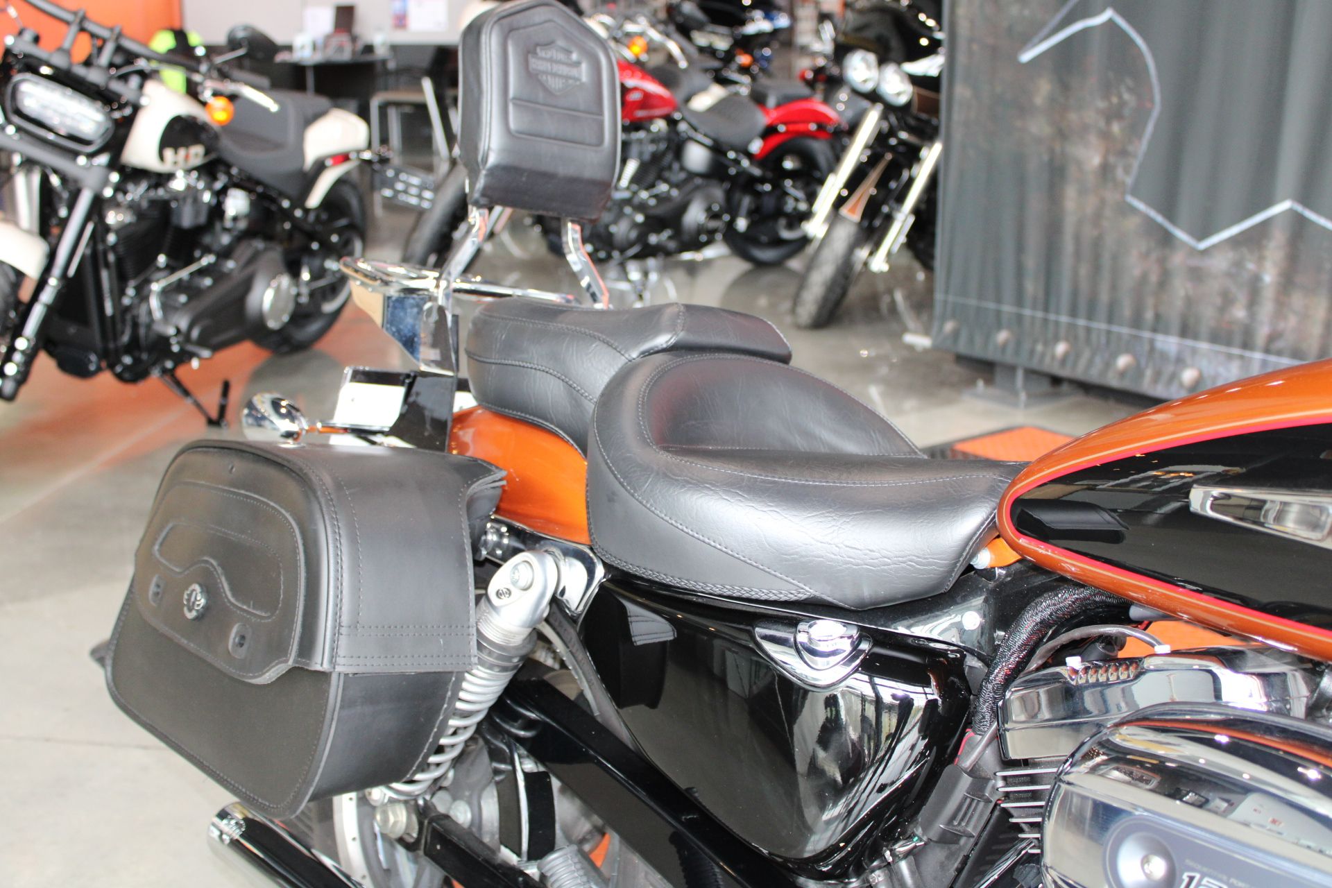 2016 Harley-Davidson 1200 Custom in Shorewood, Illinois - Photo 6