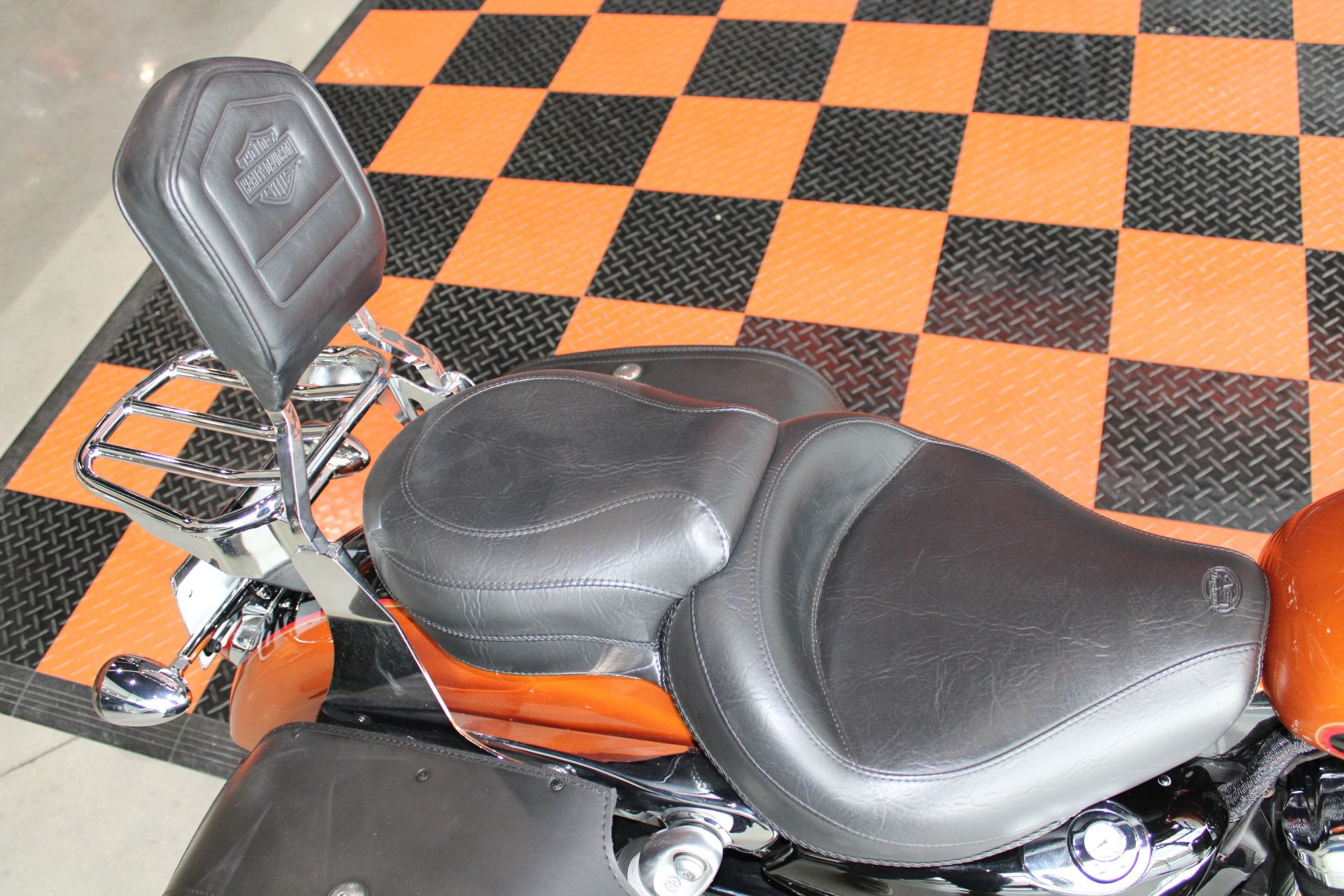 2016 Harley-Davidson 1200 Custom in Shorewood, Illinois - Photo 7