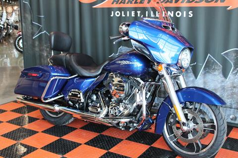 2015 Harley-Davidson Street Glide® in Shorewood, Illinois - Photo 3