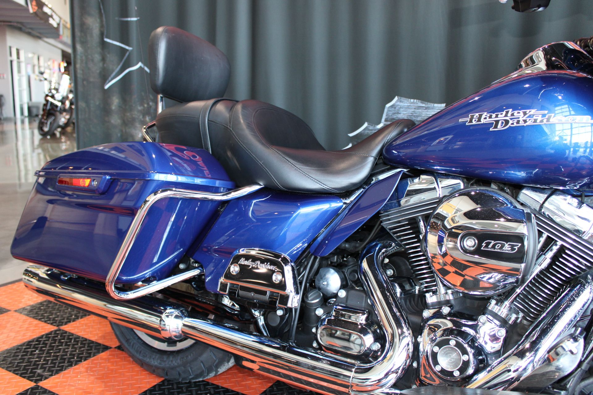 2015 Harley-Davidson Street Glide® in Shorewood, Illinois - Photo 7