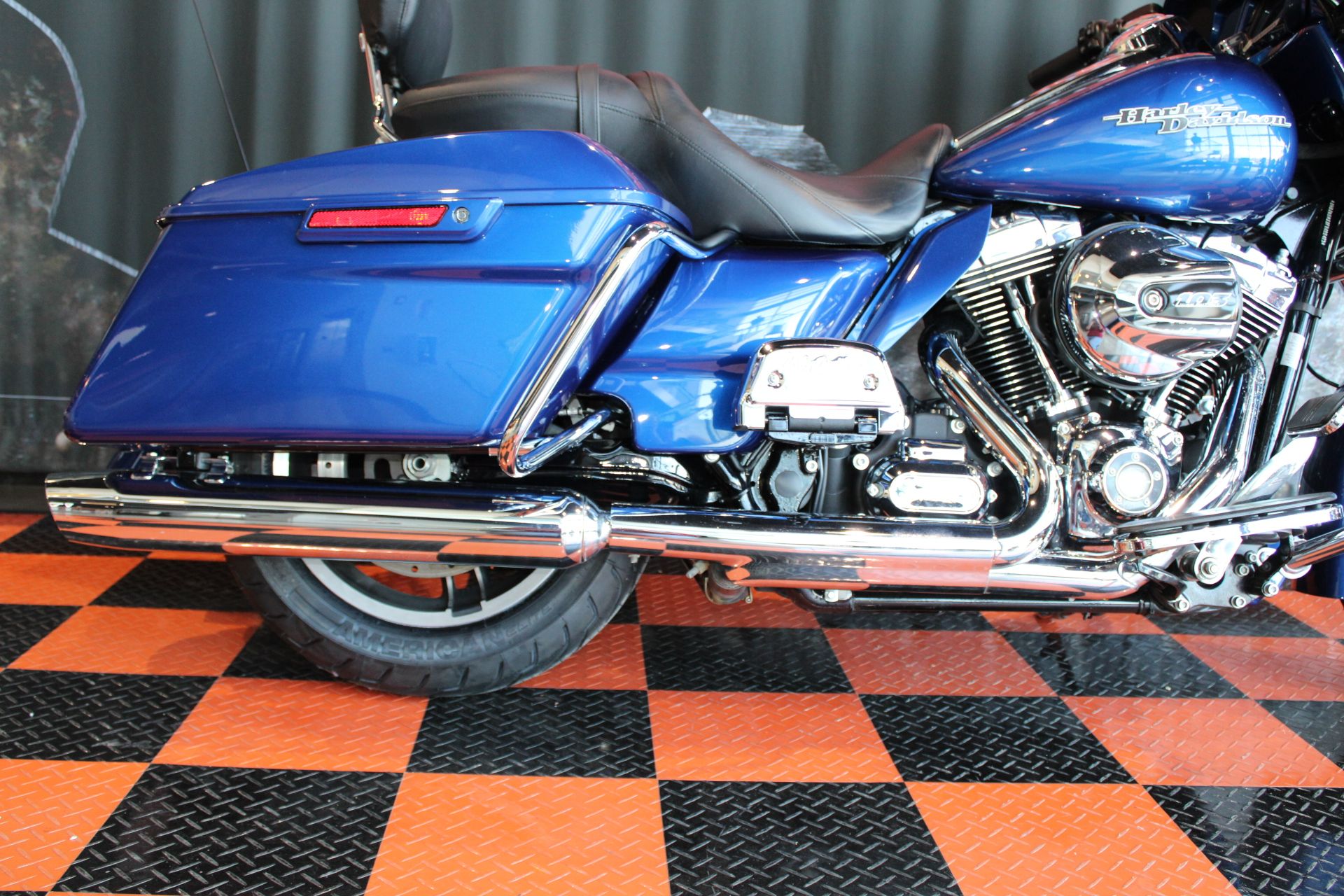 2015 Harley-Davidson Street Glide® in Shorewood, Illinois - Photo 14