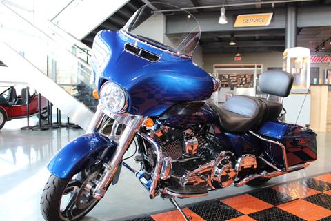 2015 Harley-Davidson Street Glide® in Shorewood, Illinois - Photo 20