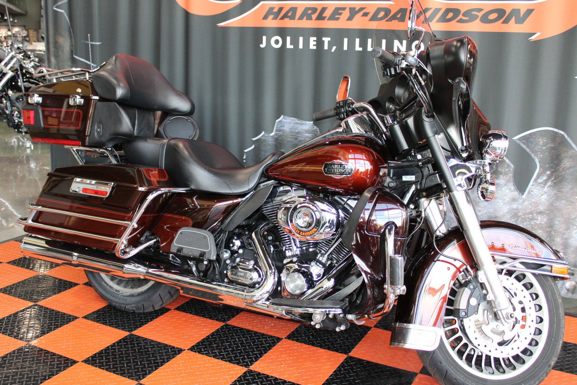 2011 Harley-Davidson Ultra Classic® Electra Glide® in Shorewood, Illinois - Photo 3