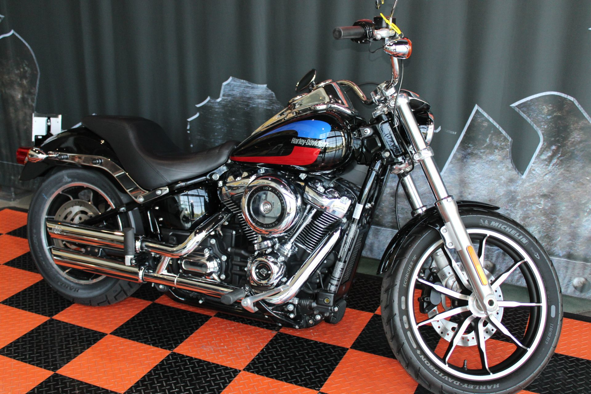 2018 Harley-Davidson Low Rider® 107 in Shorewood, Illinois - Photo 3