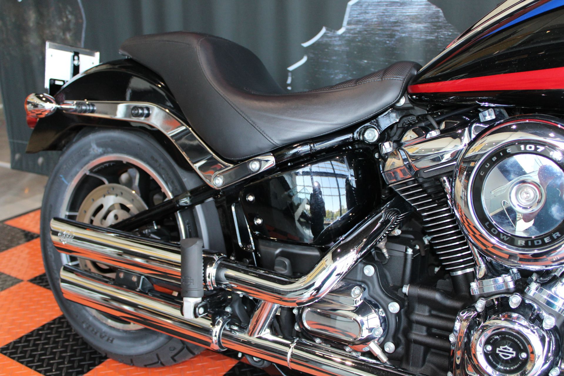 2018 Harley-Davidson Low Rider® 107 in Shorewood, Illinois - Photo 7