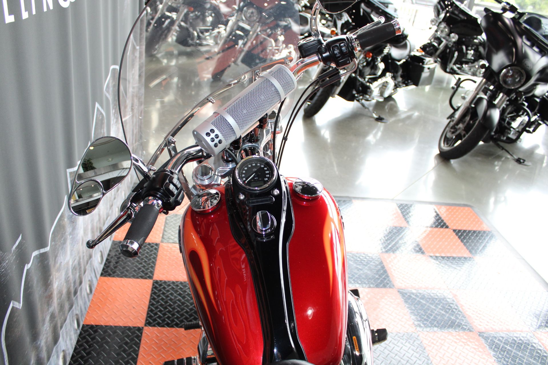 2013 Harley-Davidson Dyna® Wide Glide® in Shorewood, Illinois - Photo 12