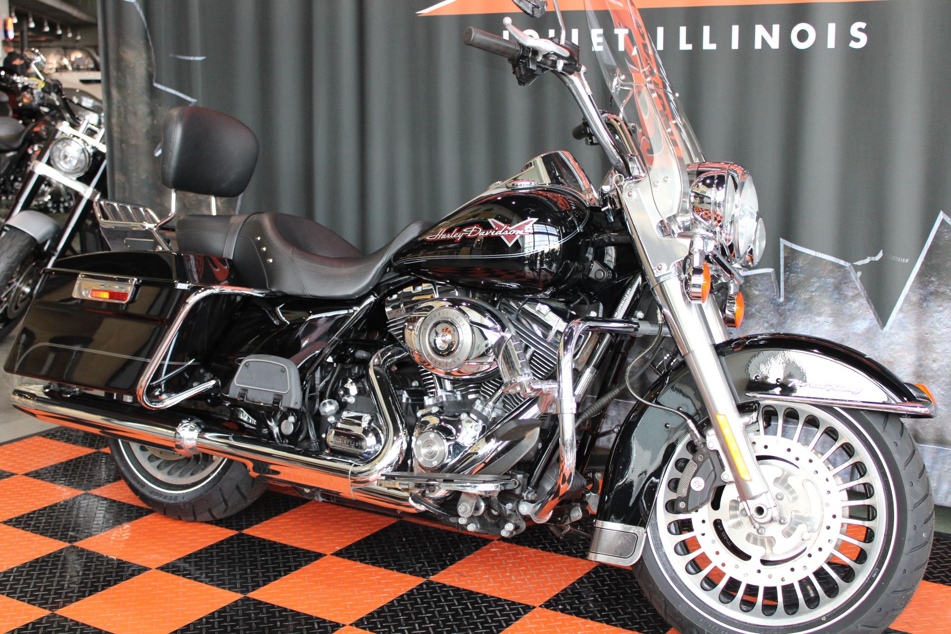 2010 Harley-Davidson Road King® in Shorewood, Illinois - Photo 3