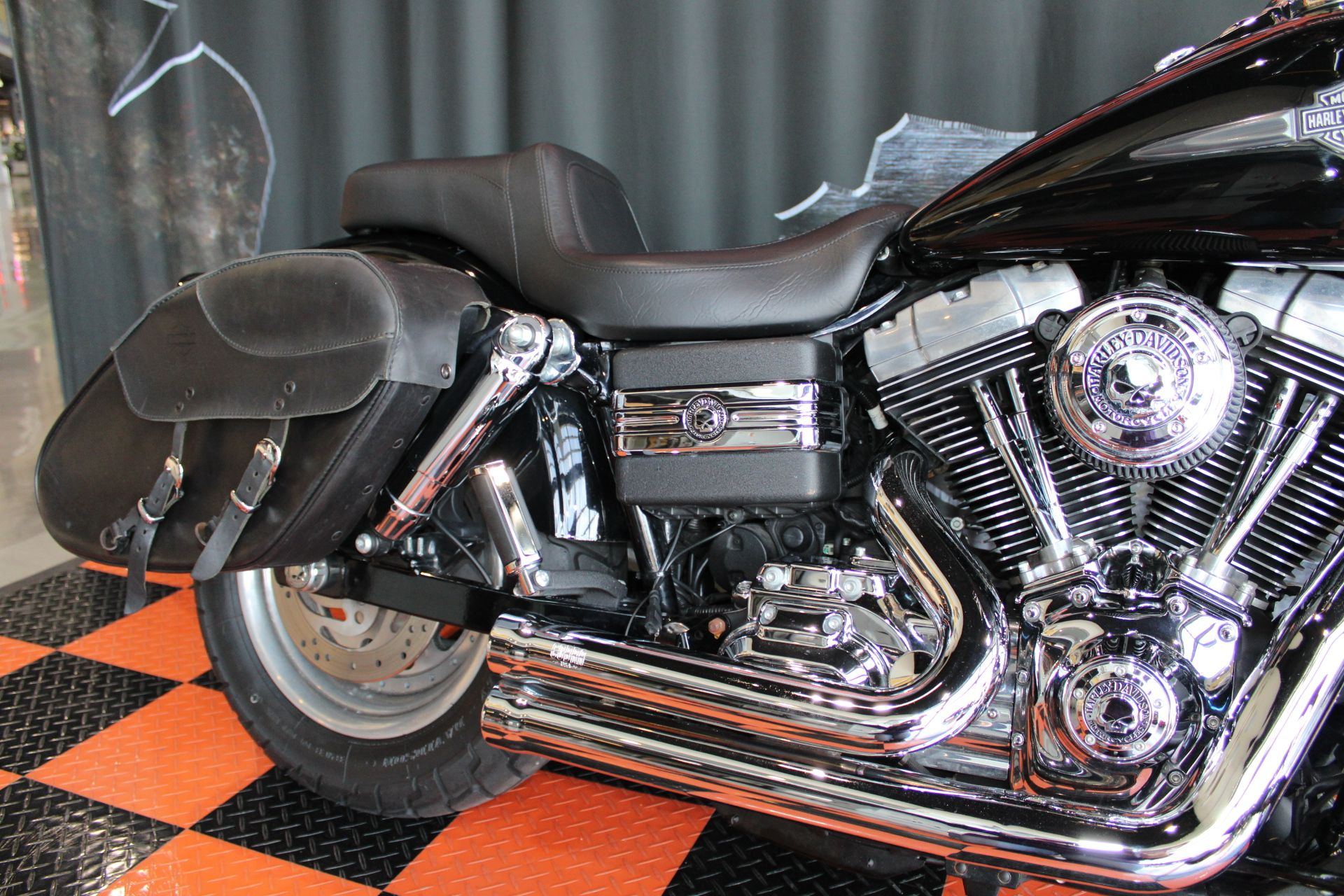 2010 Harley-Davidson Dyna® Fat Bob® in Shorewood, Illinois - Photo 8