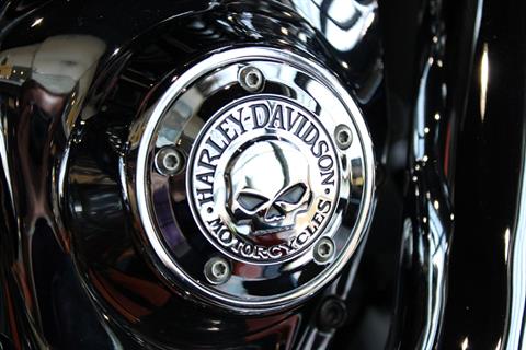 2010 Harley-Davidson Dyna® Fat Bob® in Shorewood, Illinois - Photo 11