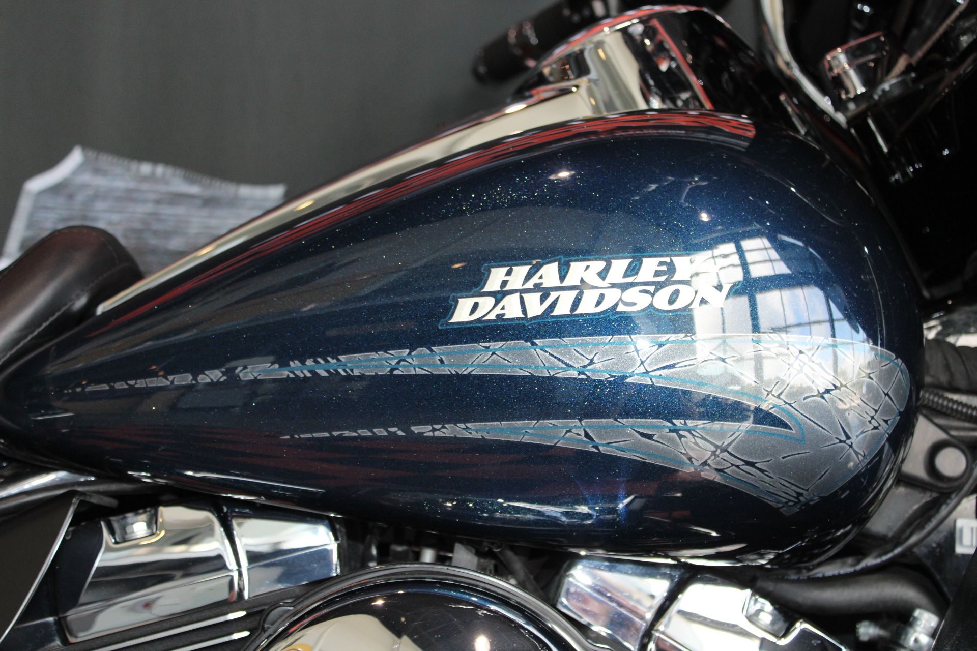 2016 Harley-Davidson Ultra Limited in Shorewood, Illinois - Photo 5