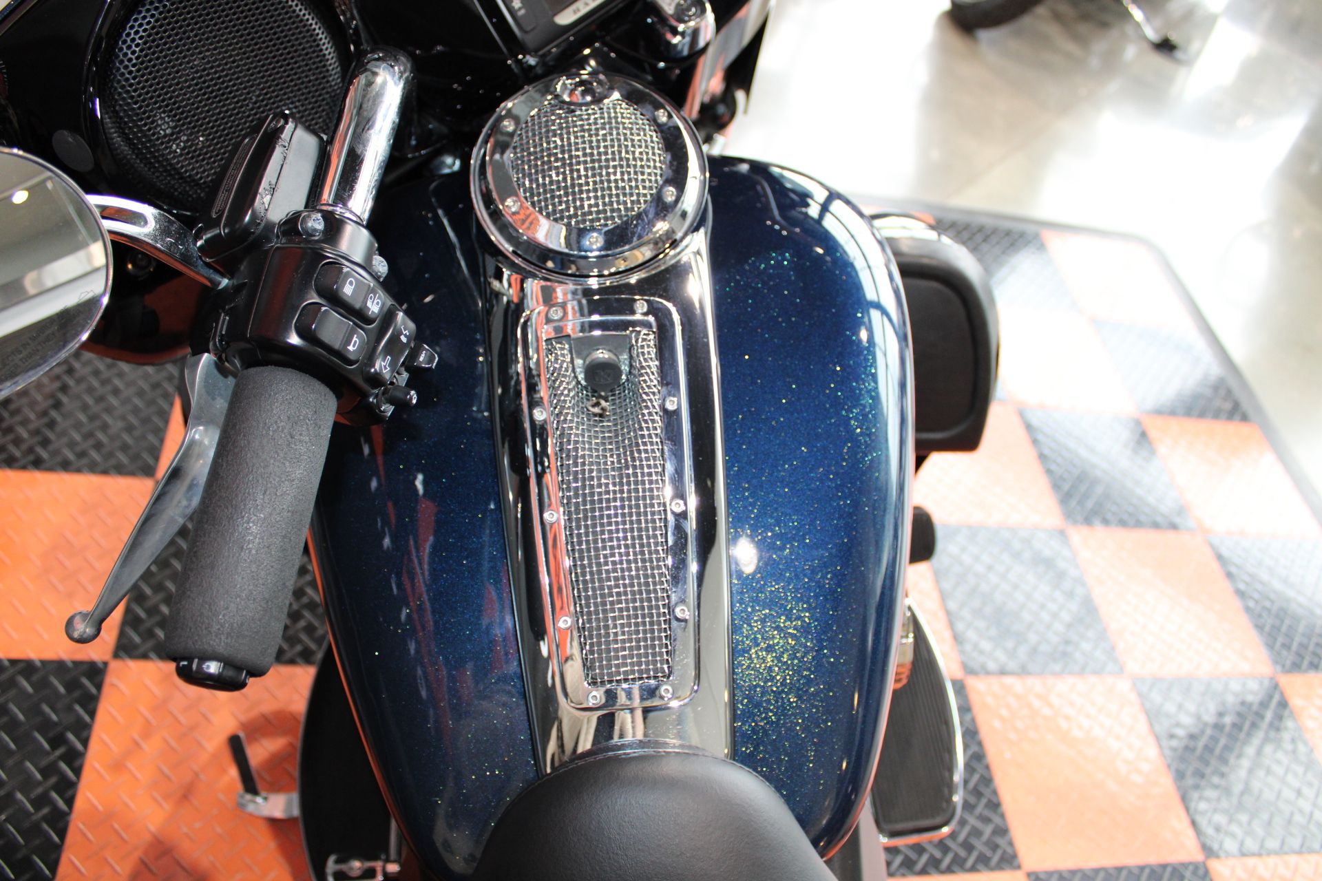 2016 Harley-Davidson Ultra Limited in Shorewood, Illinois - Photo 11