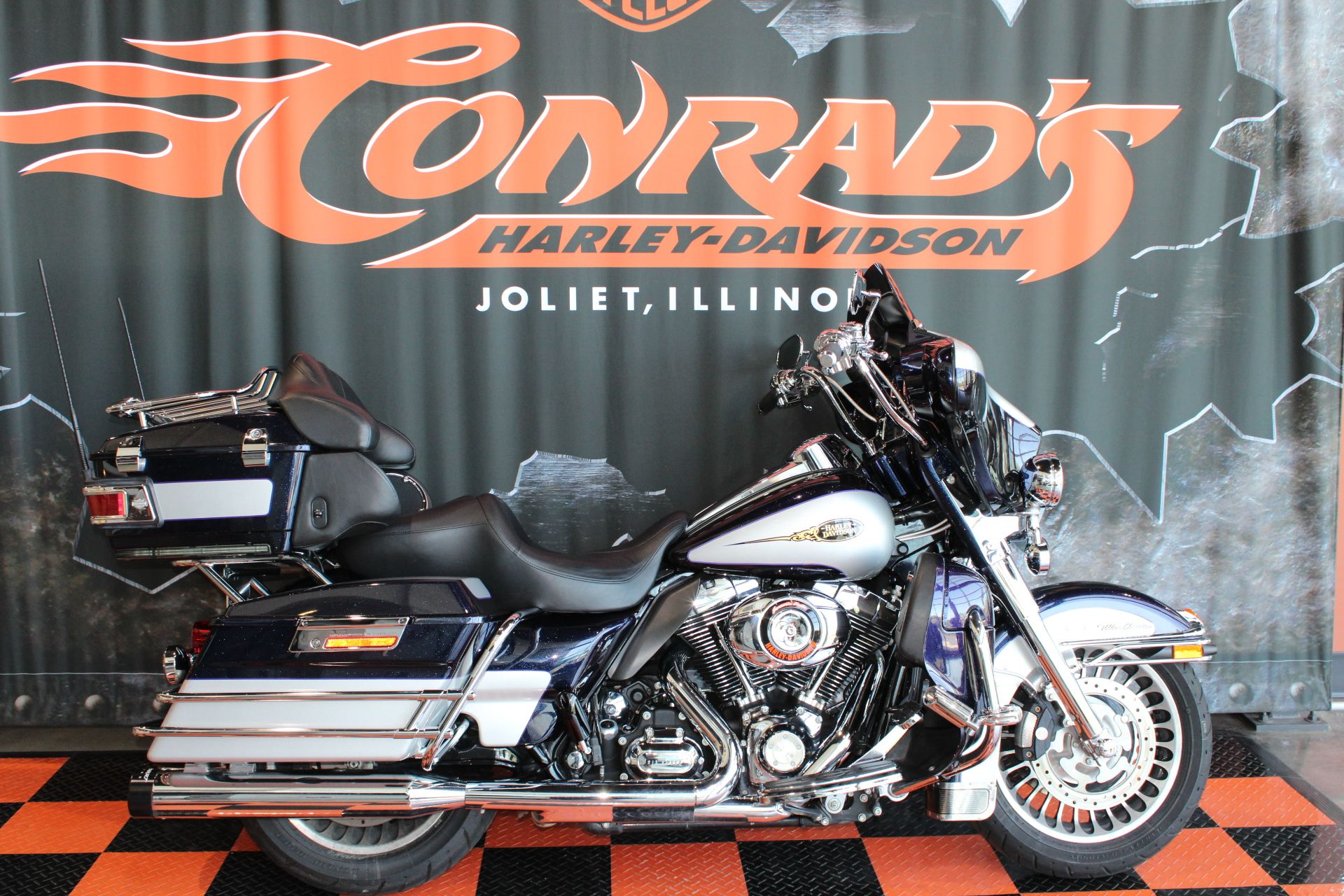 2009 Harley-Davidson Ultra Classic® Electra Glide® in Shorewood, Illinois - Photo 1