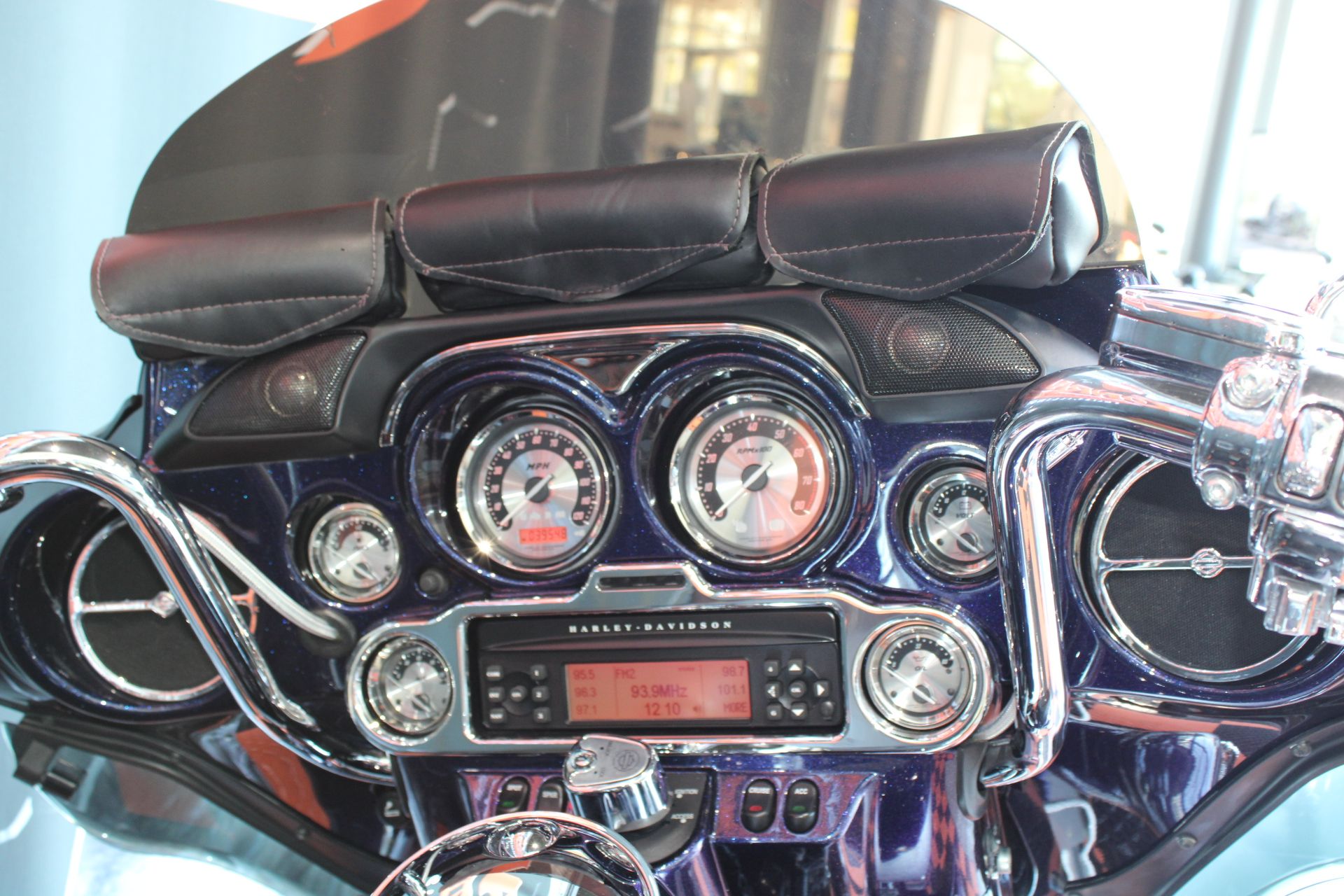 2009 Harley-Davidson Ultra Classic® Electra Glide® in Shorewood, Illinois - Photo 12
