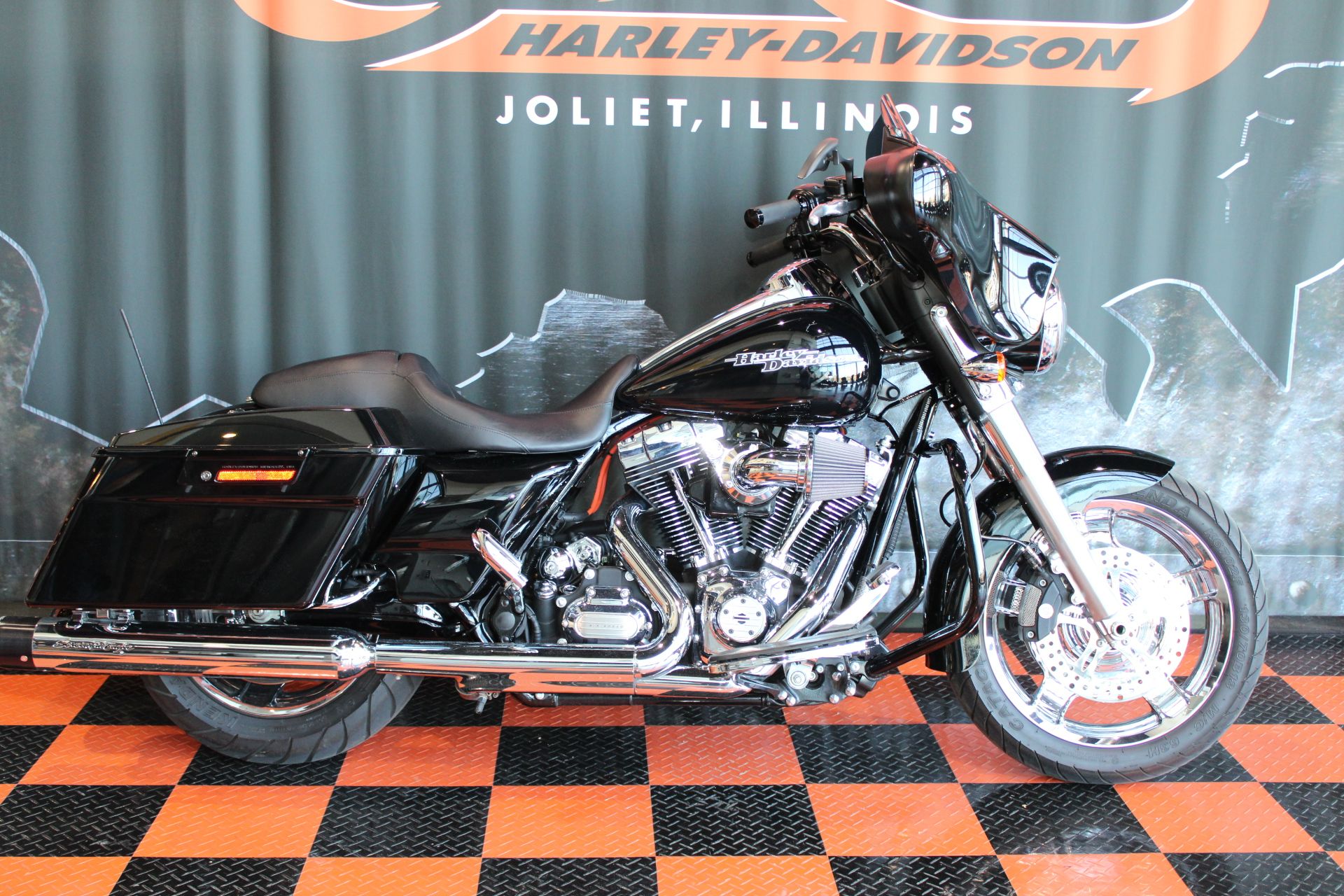 2012 Harley-Davidson FLHX103 in Shorewood, Illinois - Photo 2