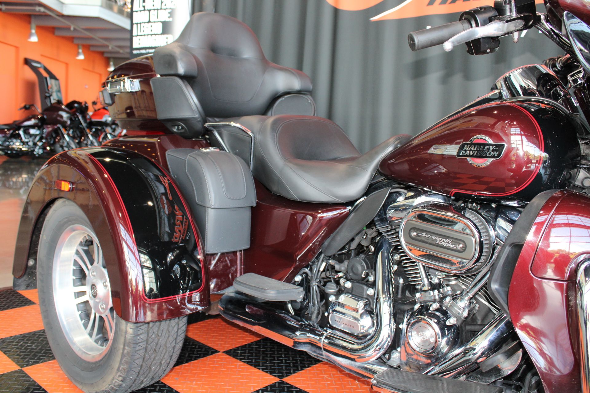 2022 Harley-Davidson Tri Glide® Ultra in Shorewood, Illinois - Photo 8