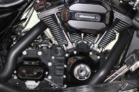 2015 Harley-Davidson CVO™ Street Glide® in Shorewood, Illinois - Photo 5
