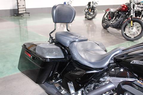 2015 Harley-Davidson CVO™ Street Glide® in Shorewood, Illinois - Photo 6