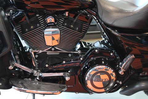 2015 Harley-Davidson CVO™ Street Glide® in Shorewood, Illinois - Photo 20