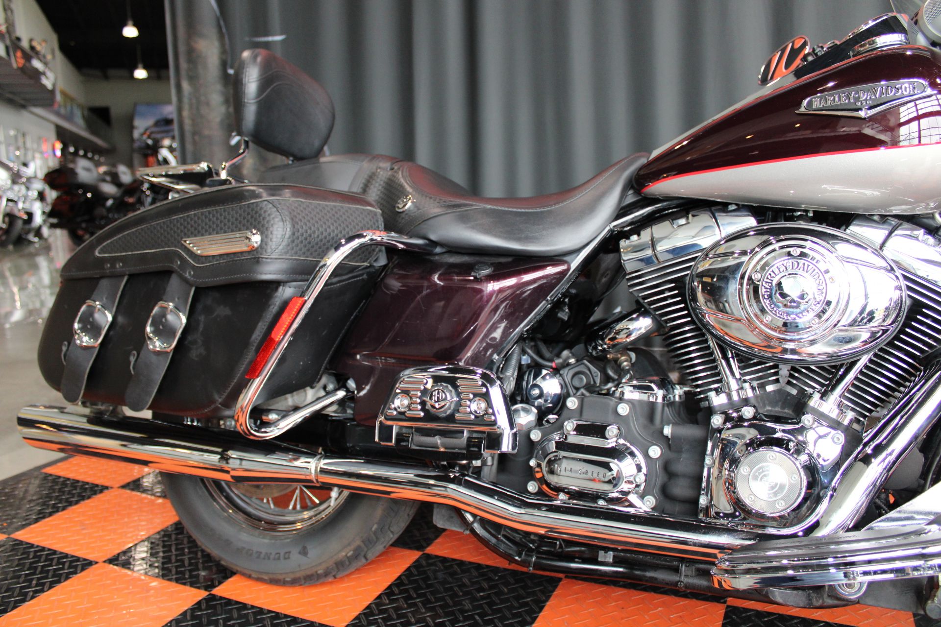 2007 Harley-Davidson FLHRC Road King® Classic in Shorewood, Illinois - Photo 8