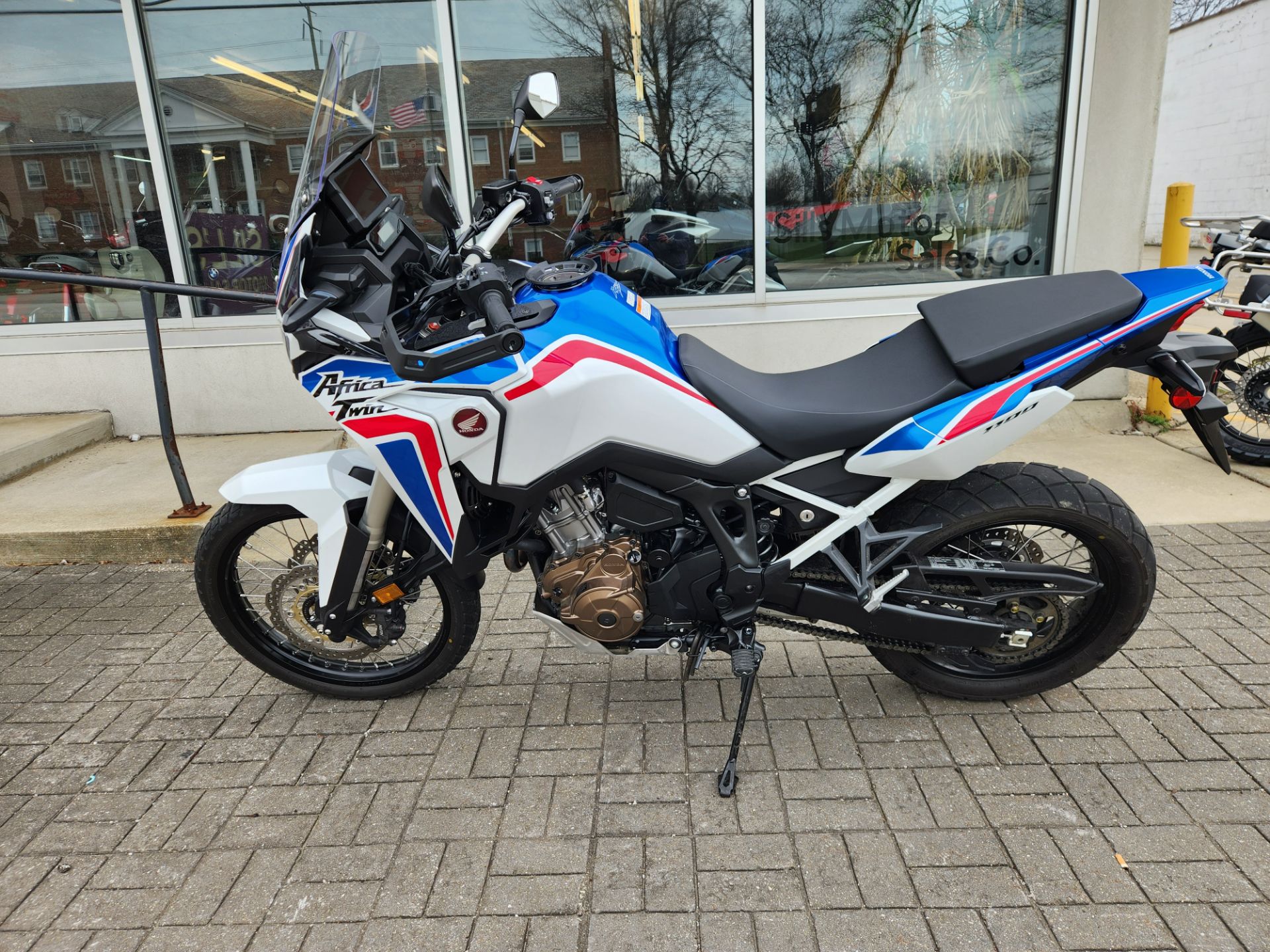 2021 Honda Africa Twin DCT in Cleveland, Ohio - Photo 2