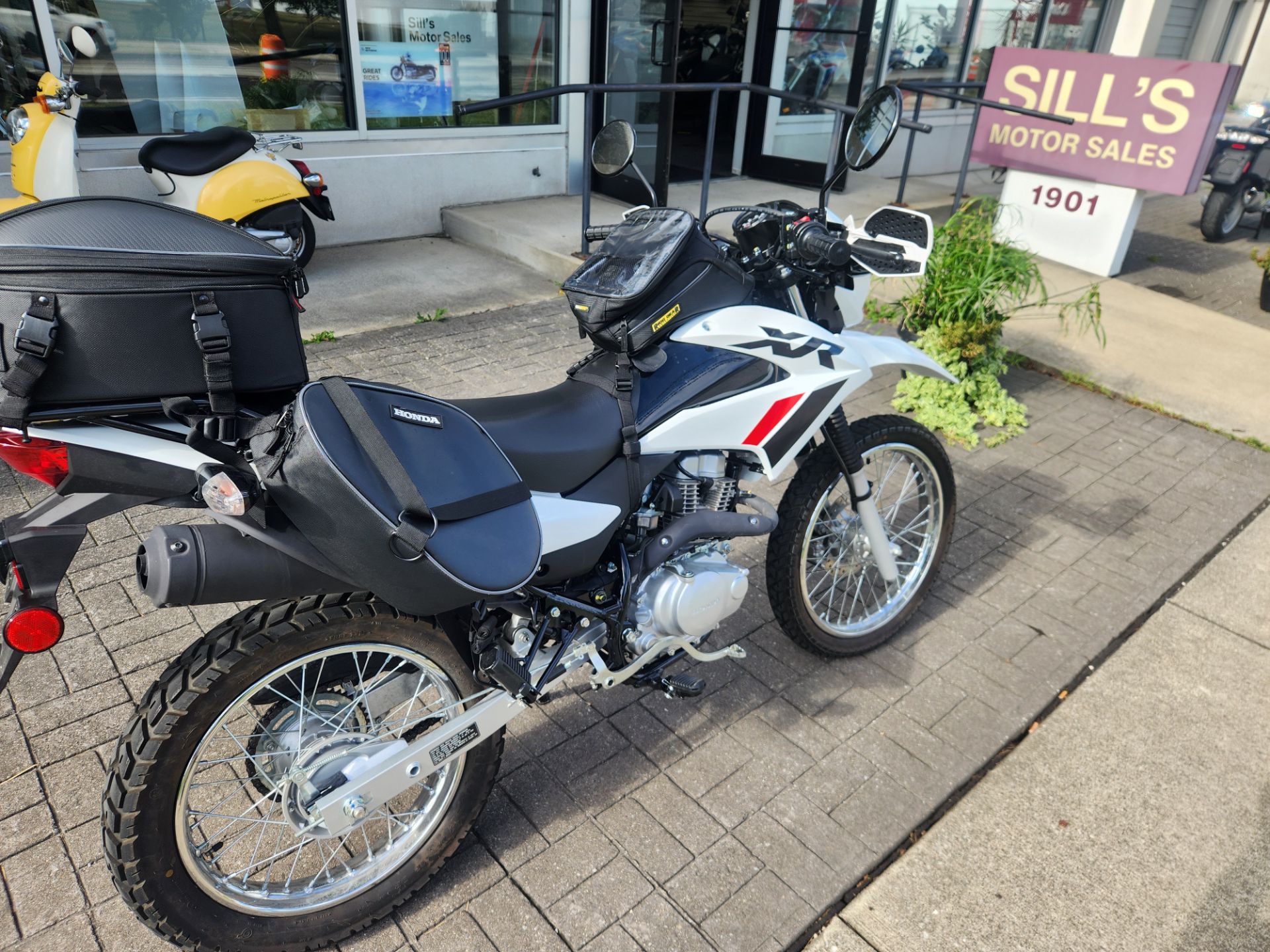 2023 Honda XR150L in Cleveland, Ohio - Photo 2