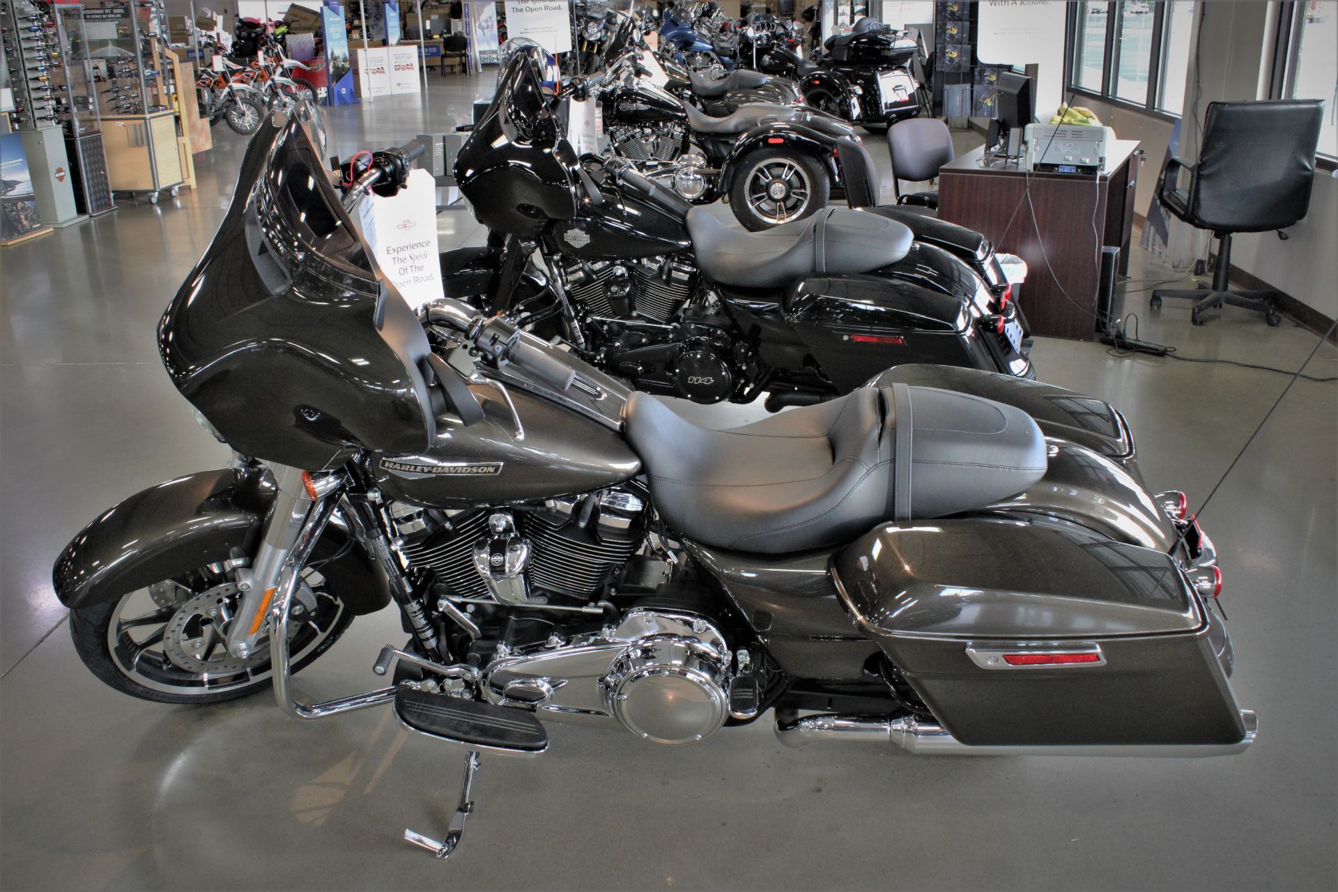 2021 Harley-Davidson Street Glide® in Yakima, Washington - Photo 2