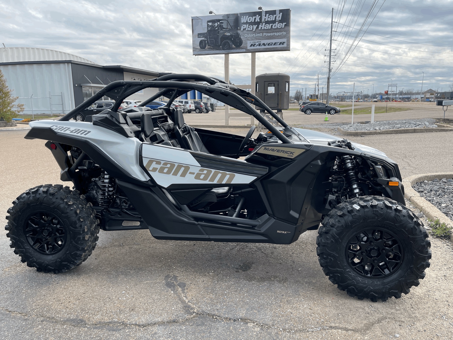 2023 Can-Am Maverick X3 DS Turbo 64 in Dyersburg, Tennessee - Photo 6