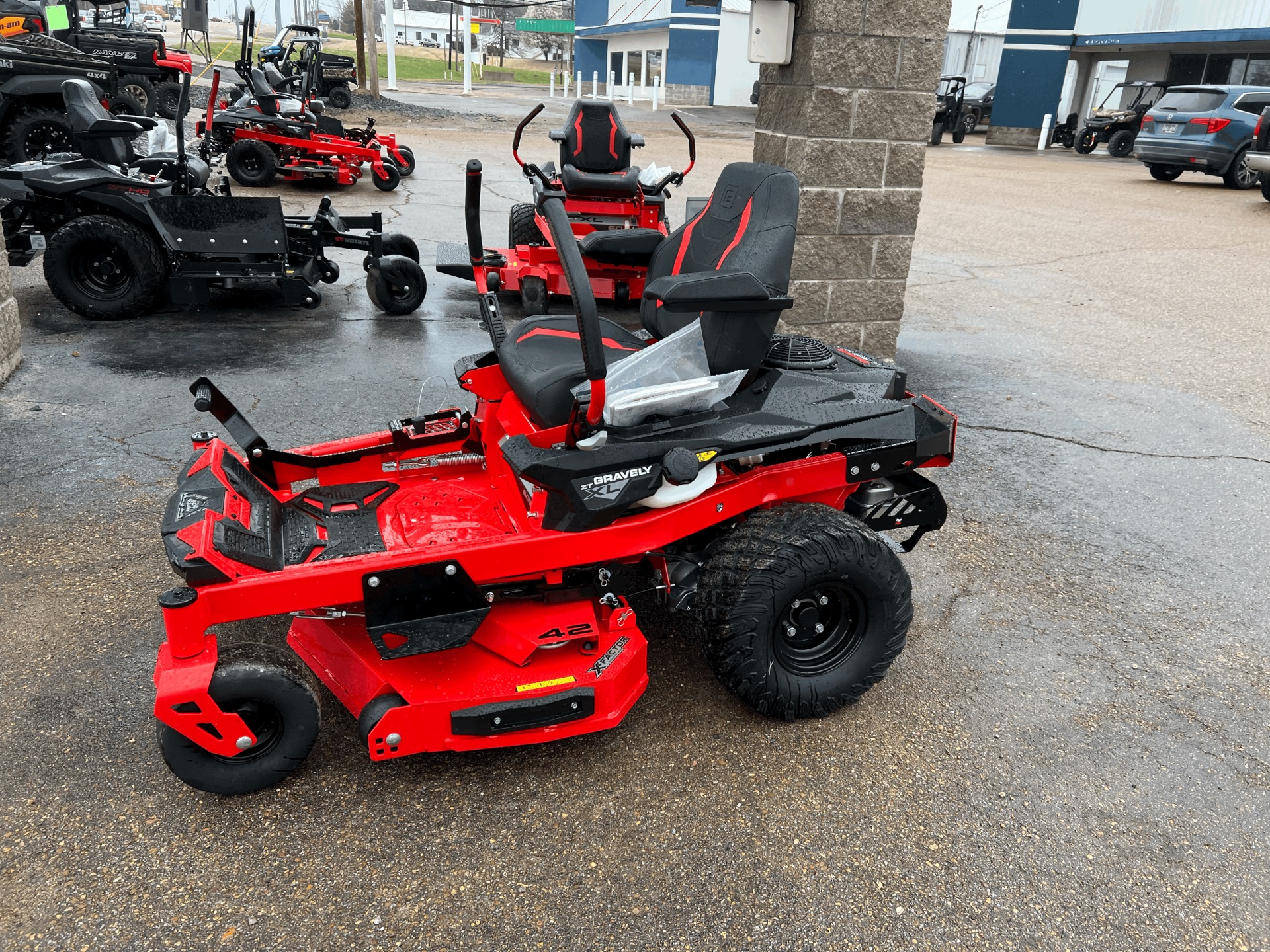 2024 Gravely USA ZT XL 42 in. Kawasaki FR651V 21.5 hp in Dyersburg, Tennessee - Photo 3