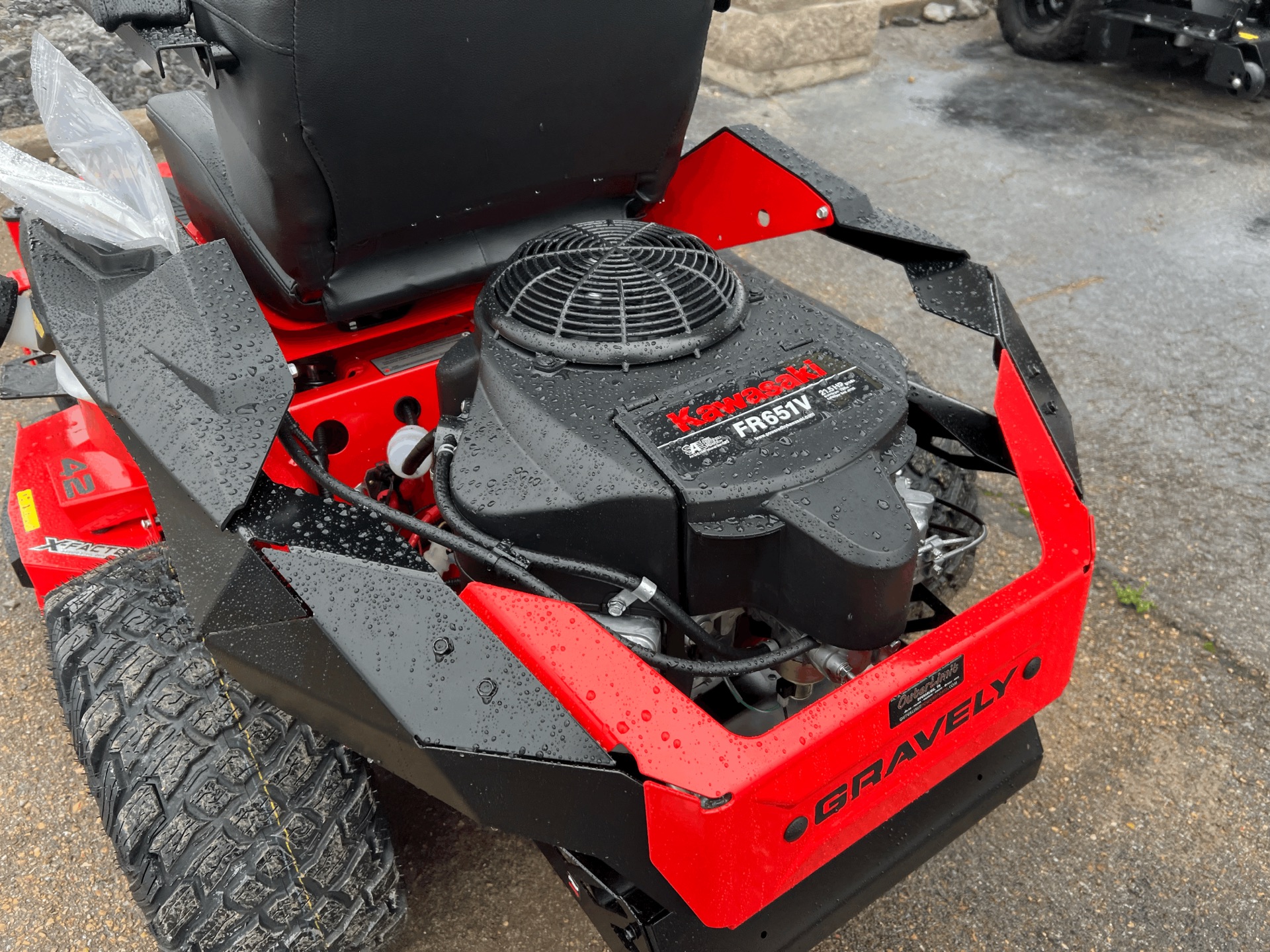 2024 Gravely USA ZT XL 42 in. Kawasaki FR651V 21.5 hp in Dyersburg, Tennessee - Photo 14